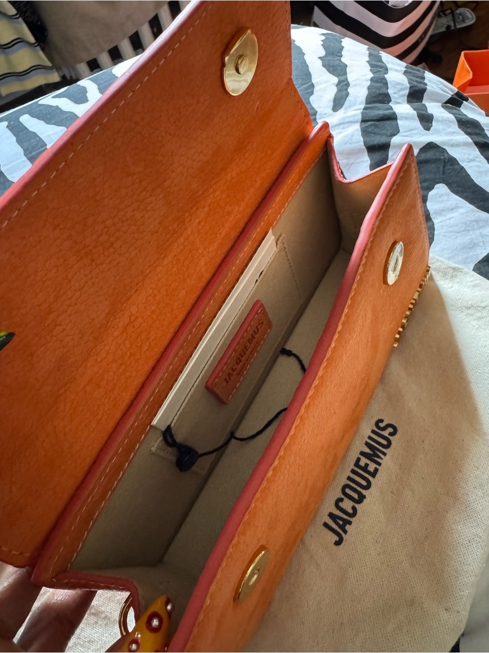Le Chiquito Long Bag in Orange Leather - Picture 9 of 9
